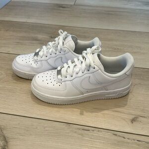 Excellent condition Womens white  Nike Air Force 1s size 6